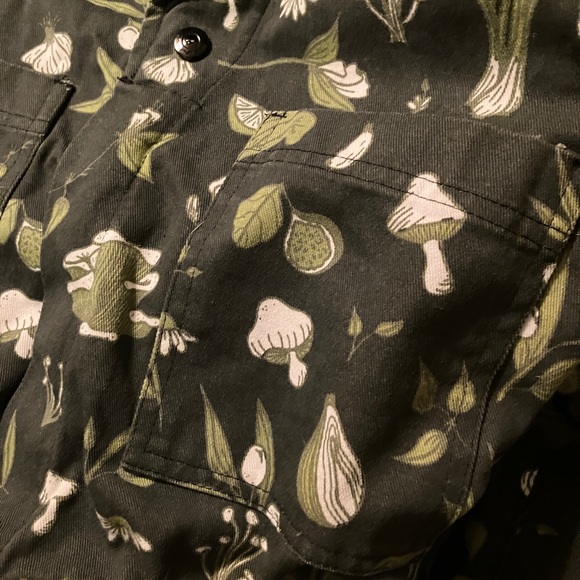 *FOR TRADE* big bud press green mushroom jumpsuit 😭🙏❤️ in MEDIUM!!! NOT sample - Picture 3 of 3